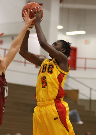 Niqky Hughes paced the Firebirds to the win over the Tornadoes