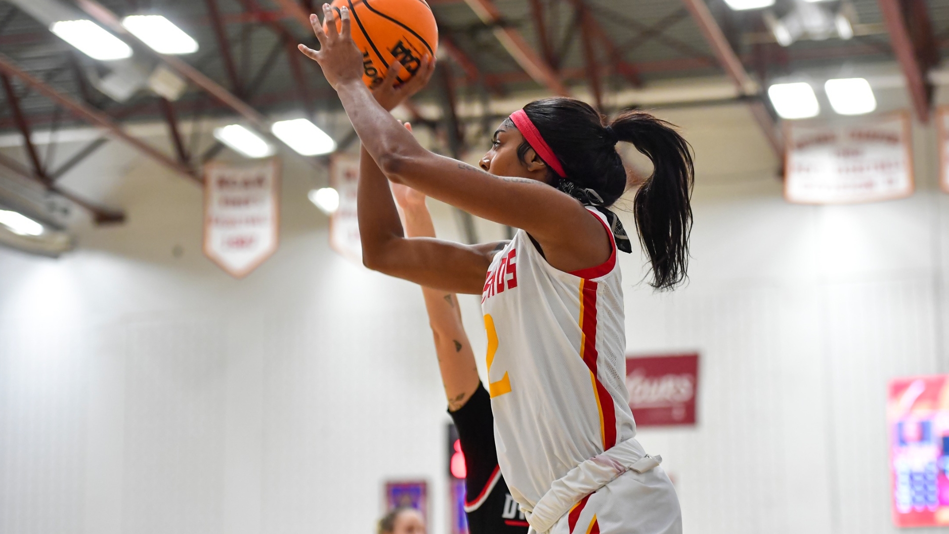 Firebirds Overpower Roberts Wesleyan in 66-50 Road Victory