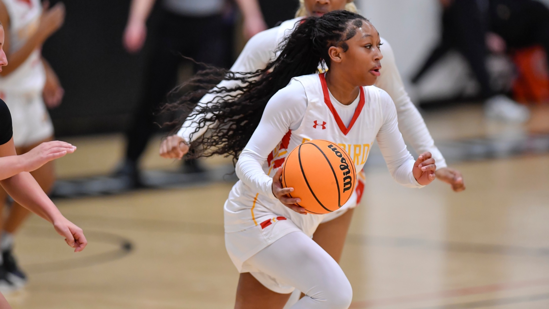 Eason Shines With Career-High 30 Points and Smith Reaches 1000 Career Points in Victory Over Staten Island