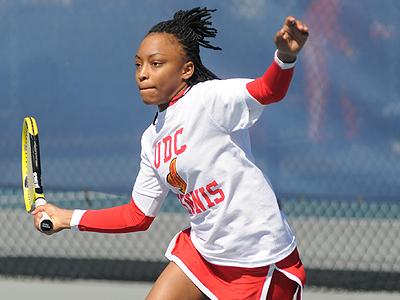 Andrea Thomas gets singles win