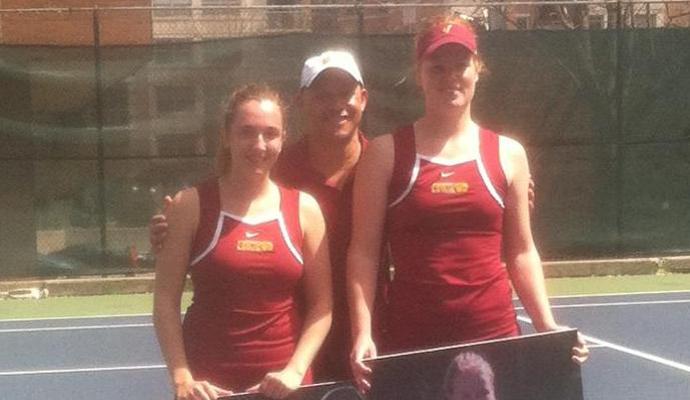 Head coach Dickie Mahaffey with his two seniors: Alicia Gallard (left) and Maxime Duijst (right).