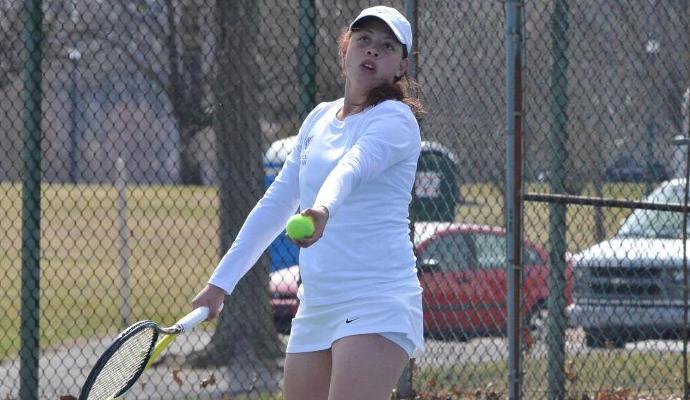 Junior Laura Rojas earned a victory at No. 5 singles.