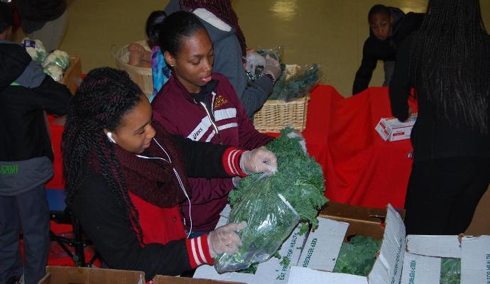 Firebirds Women&rsquo;s Track & Field Helps Lift Spirits at Smother&rsquo;s Elementary School Through Martha&rsquo;s Table Community Event