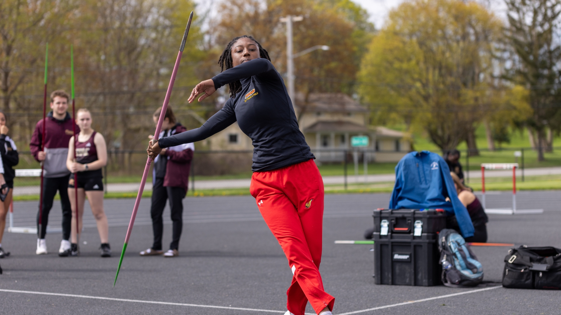 Firebirds Open Outdoor Season with Strong Showing at Seahawk Invitational